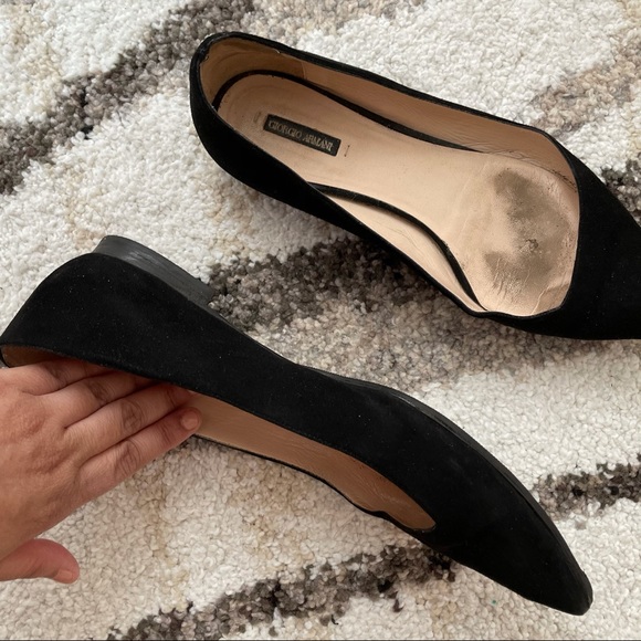 Giorgio Armani Black
Suede Point-Toe Ballerina Flats - Picture 12 of 15